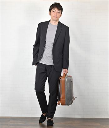 大人の抜け感セットアップスタイル
