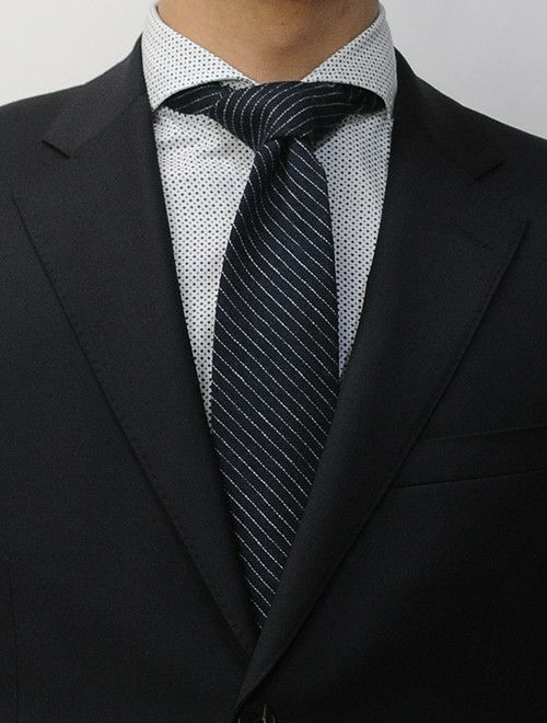 ウルトゥラーレULTURALEネイビーホワイトレジメンタル柄トレピエゲ3つ折りネクタイカシミア100％一枚地仕立てプレゼント