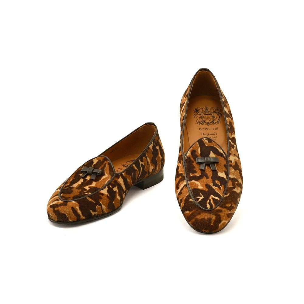 ボウタイBOW-TIE[CamoCamel/DarkBrown]ダークブラウンの細トリミング。稀少さを表す迷彩パターン・ハラコスリッポン）n