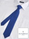 ウルトゥラーレULTURALEメンズアクセサリーシルク100％ジオメトリックブルー＆ブルートレピエゲ3つ折りネクタイイタリア製剣先幅7cmナロー