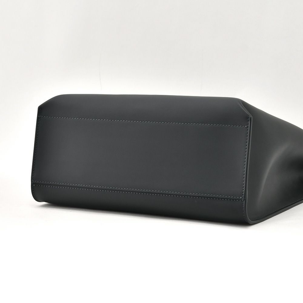 ファーロFARO縦長トートバッグメンズスムースカーフレザーブラック黒マグネット開閉式ブランドロゴデザイン男女兼用肩掛け可能国内正規品でらでら公式ブランド