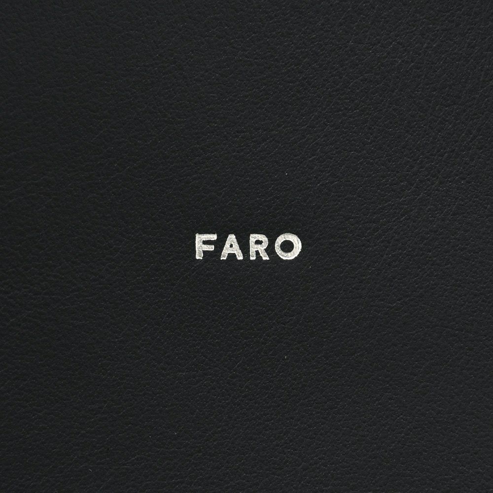 ファーロFARO縦長トートバッグメンズスムースカーフレザーブラック黒マグネット開閉式ブランドロゴデザイン男女兼用肩掛け可能国内正規品でらでら公式ブランド
