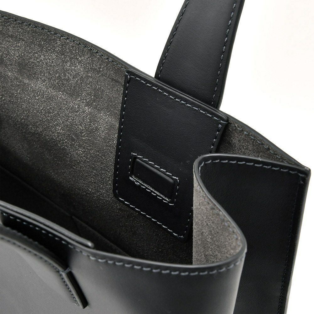 ファーロFARO縦長トートバッグメンズスムースカーフレザーブラック黒マグネット開閉式ブランドロゴデザイン男女兼用肩掛け可能国内正規品でらでら公式ブランド