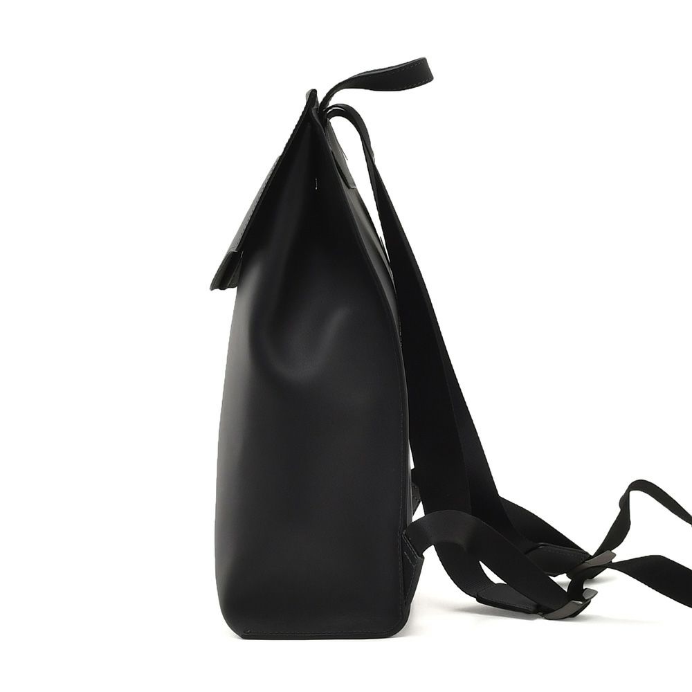 ファーロFAROバックパックメンズスムースカーフレザーブラック黒フラップマグネット開閉式ブランドロゴデザイン男女兼用ハンドル付き国内正規品でらでら公式ブランド