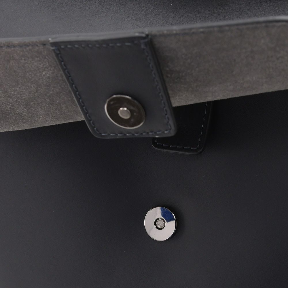 ファーロFAROバックパックメンズスムースカーフレザーブラック黒フラップマグネット開閉式ブランドロゴデザイン男女兼用ハンドル付き国内正規品でらでら公式ブランド