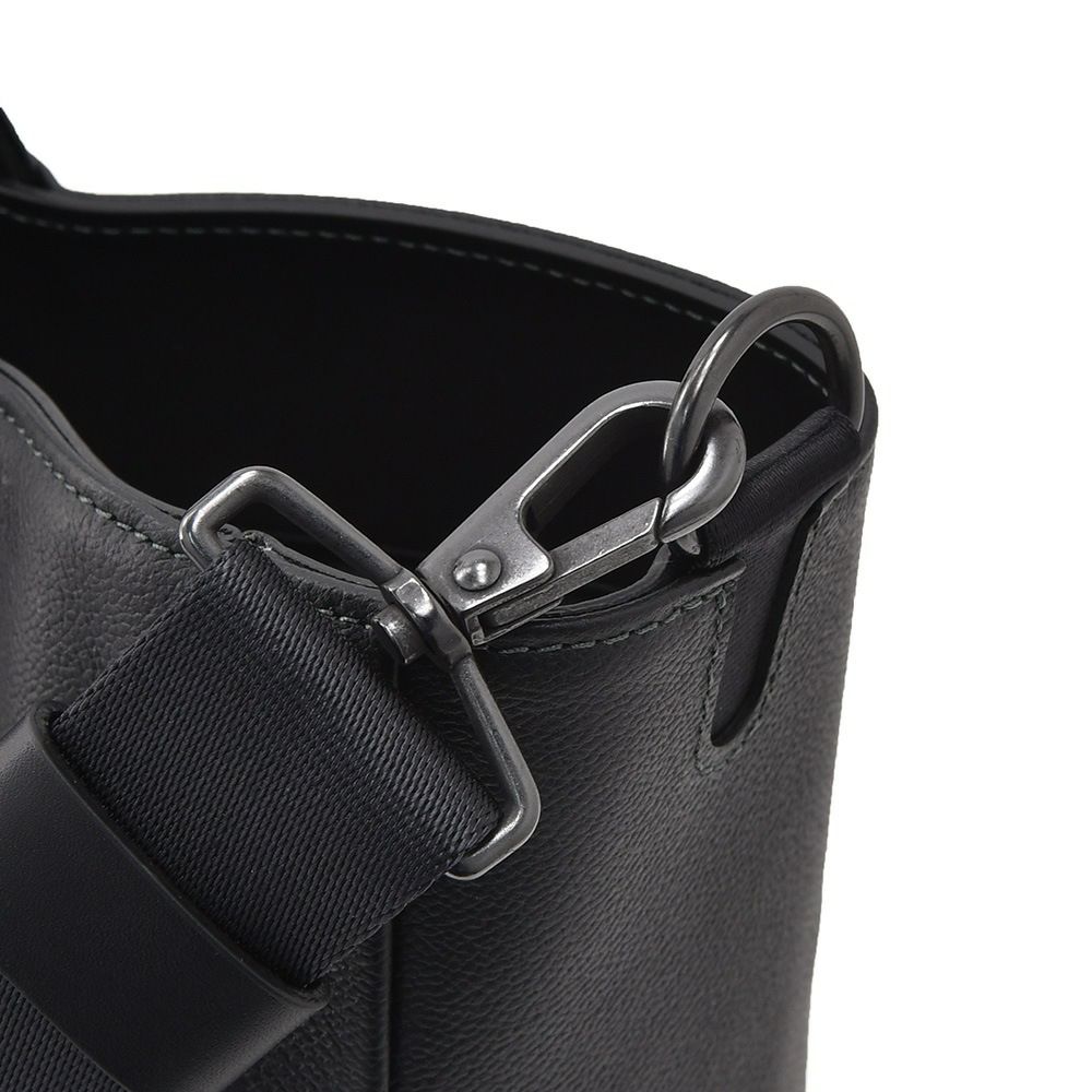 ファーロFAROトートバッグメンズUｒbanCollection防水カーフレザースクエア型ブラック黒パッチボタン開閉式ショルダーコード付きドレスカジュアル国内正規品でらでら公式ブランド