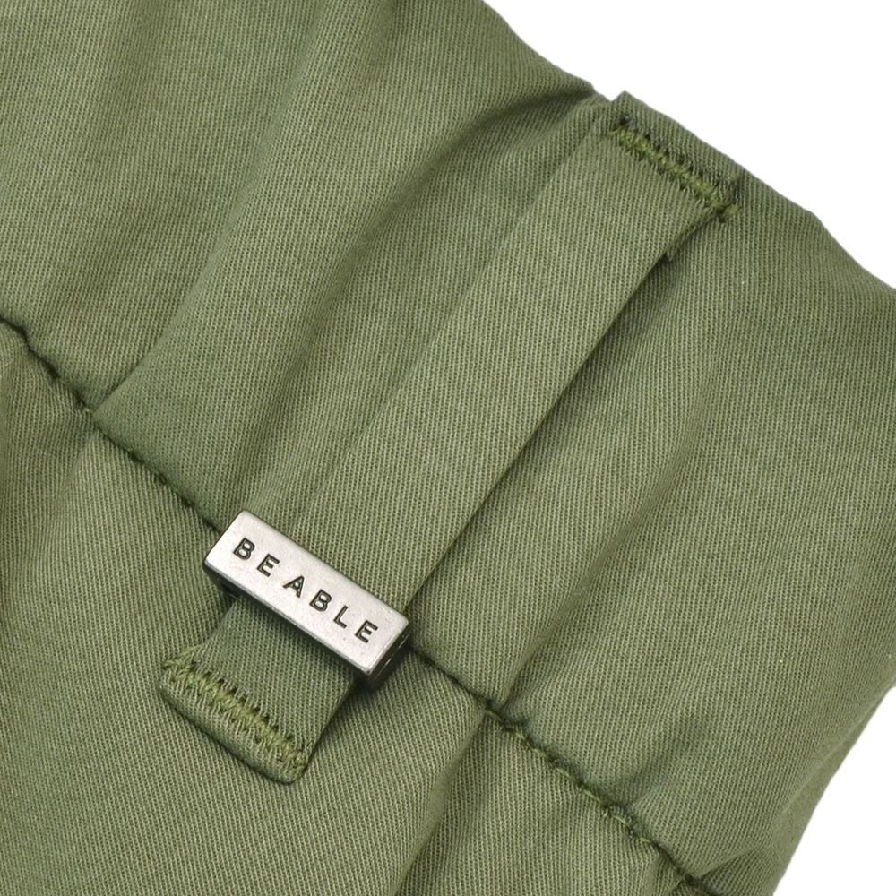 【preSALE!20%off】ビーエイブルBEABLEテーパードスラックスメンズ1プリーツパンツRICCARDOコットンストレッチオリーブバックシャーリング仕様ドローコードストレッチ国内正規品でらでら公式ブランド