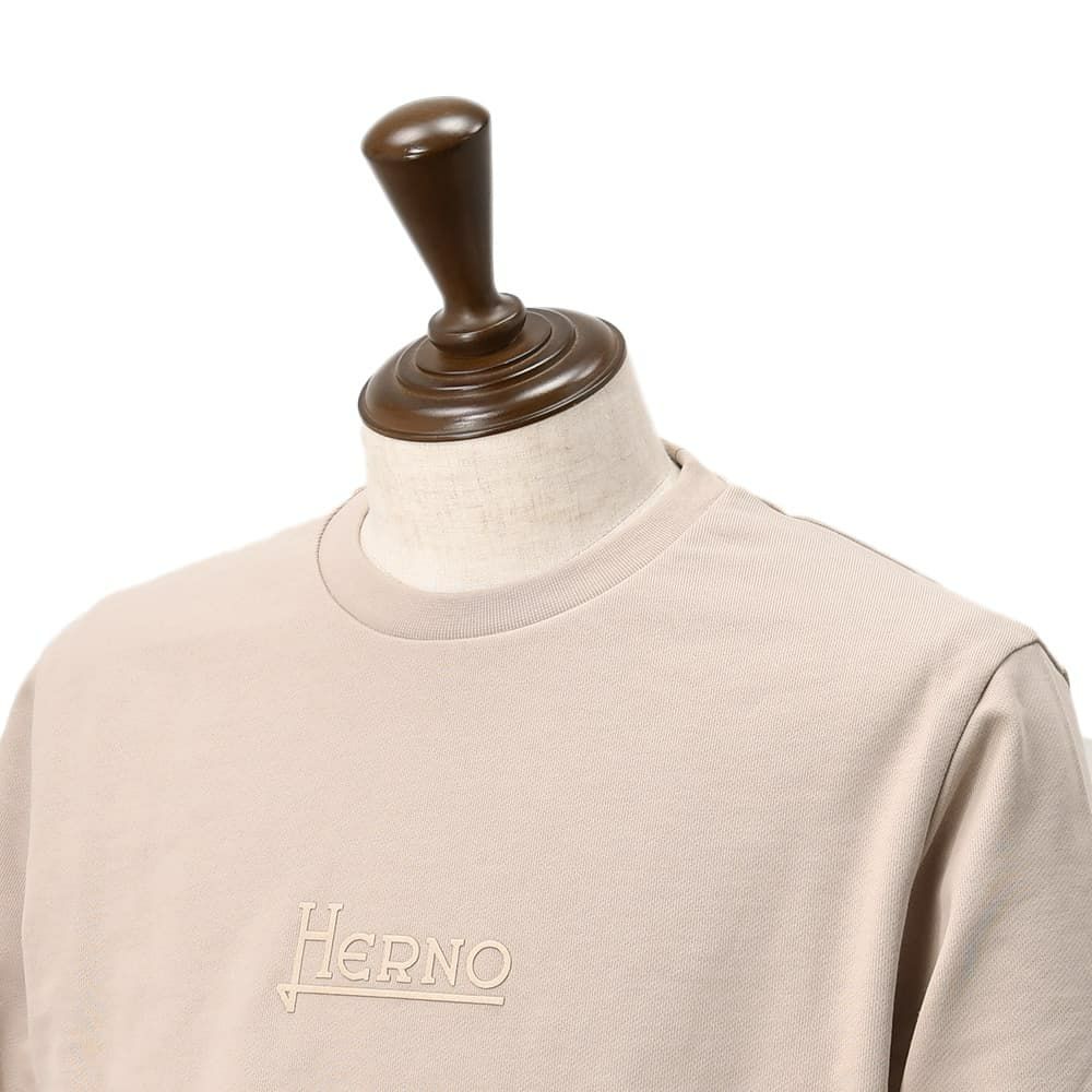 ヘルノリゾートHERNORESORT長袖トレーナーメンズスウェットシャツJG00049URコットンベージュロゴプレート国内正規品でらでら公式ブランド