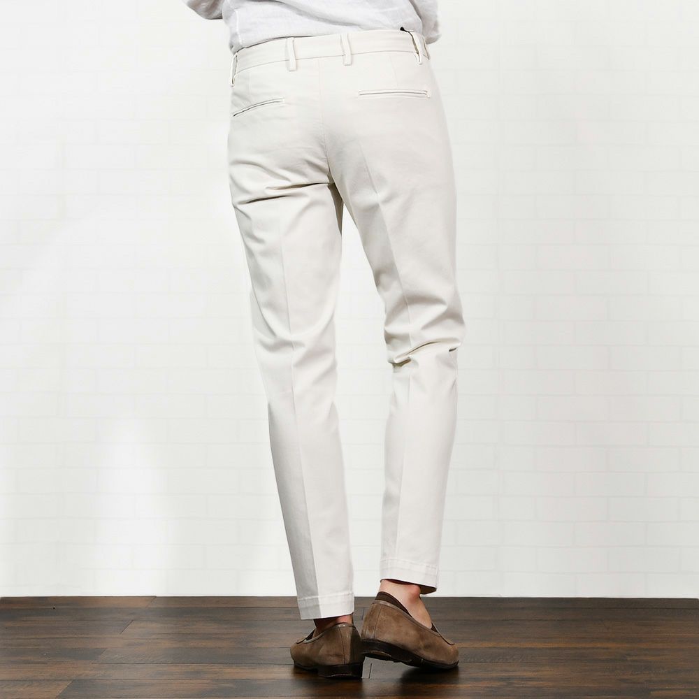 アントレアミENTREAMISコットンパンツメンズチノスラックス8188モデルストレッチコットンツイルオフホワイト白スリムテーパードアイコンパッチ国内正規品でらでら公式ブランド