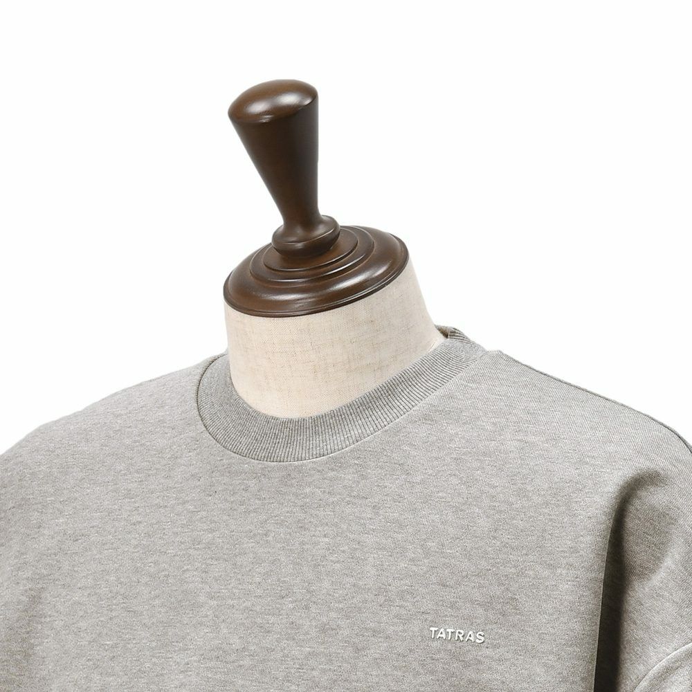 タトラスTATRAS長袖トレーナーメンズスウェットシャツフィダシオFIDASIOシルケットコットングレー左袖エンボスロゴ裏パイル仕様ドロップショルダーリラックスフィット国内正規品でらでら公式ブランド