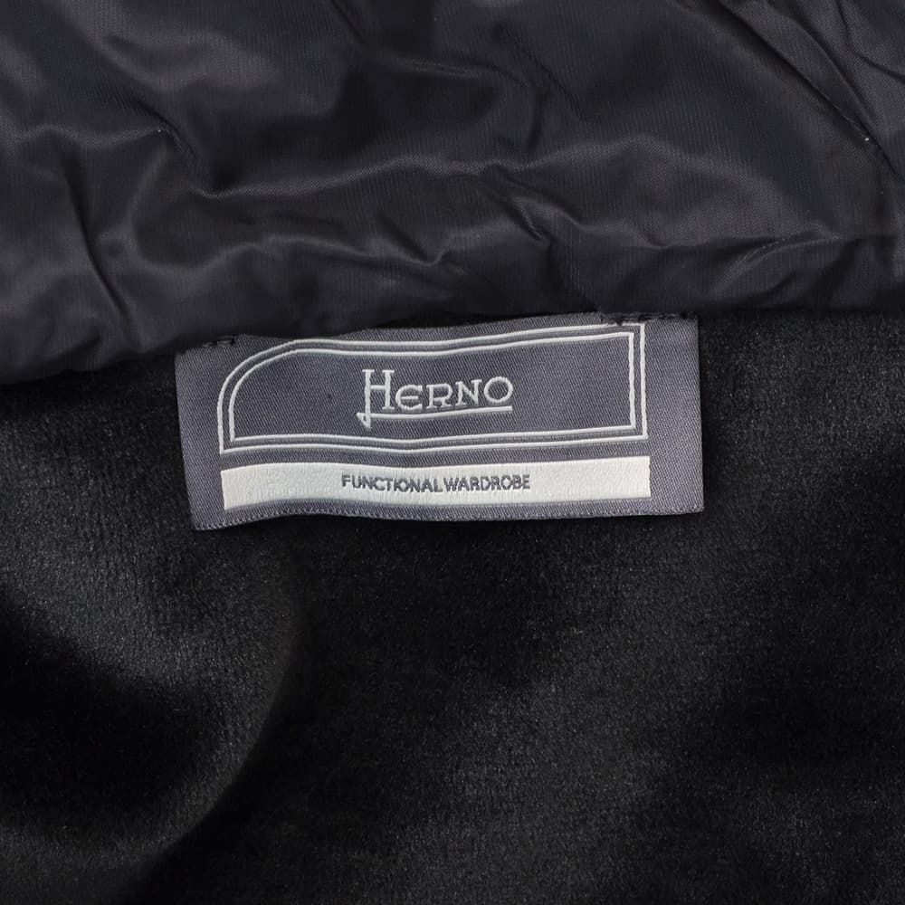 【ポイント8倍11/119:59まで】ヘルノHERNOハイブリッドダウンメンズJP000112Uポリエステルブラック黒切り替えデザイン一体型フードルーズフィット国内正規品でらでら公式ブランド