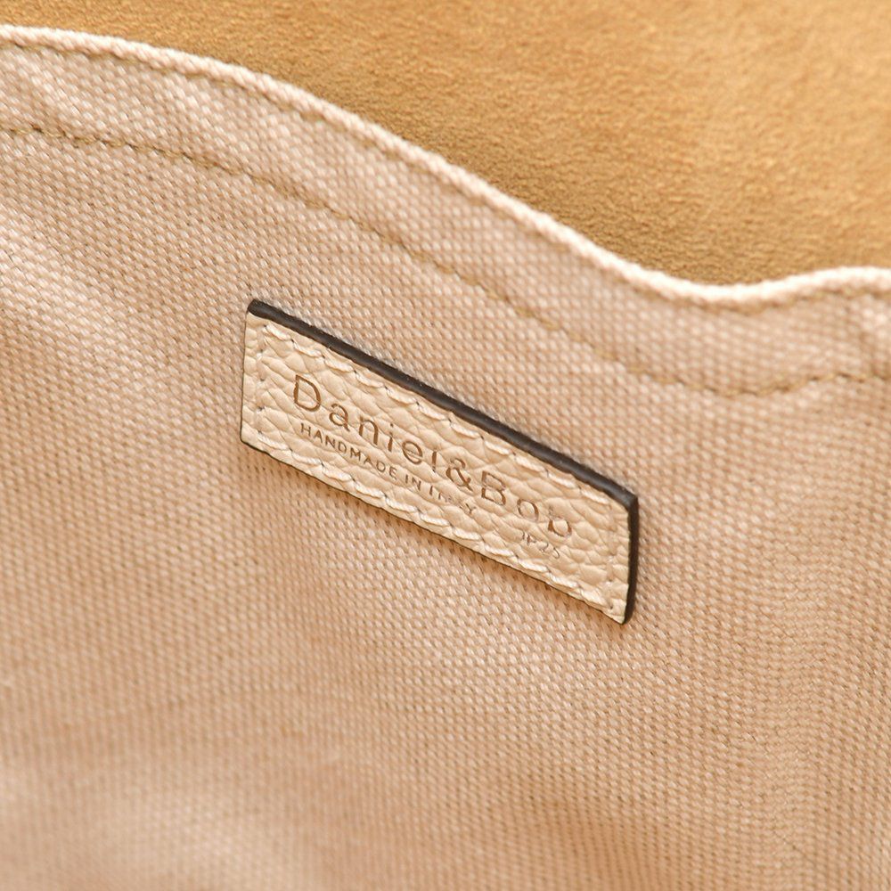 ダニエル&ボブDaniel&Bob縦長ショルダーバッグ男女兼用レザーバッグETTOREエットレアイボリー白ダニボブアルチェ・アコピアート調節可能コードイタリア製国内正規品でらでら公式ブランド