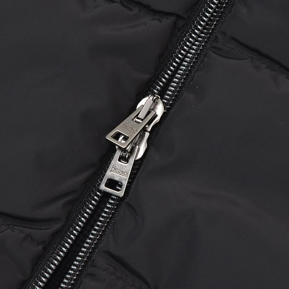 【ポイント8倍11/119:59まで】ヘルノHERNOハイブリッドダウンメンズダウンジャケットフィッシャーマンリブブラック黒切り替えデザイン後身頃ニットスタンドネックシルバーパーツ国内正規品でらでら公式ブランド