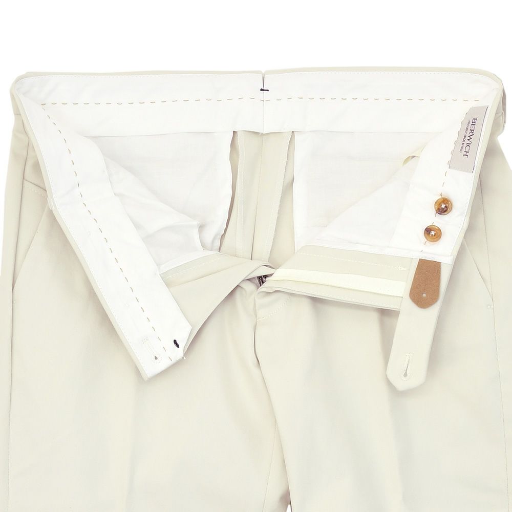 ベルウィッチBERWICHチノスラックスメンズコットンパンツMORELLOモレッロ当店別注オフホワイト白ノープリーツ先染めツイル生地スリムテーパード3点留めフロント国内正規品でらでら公式ブランド
